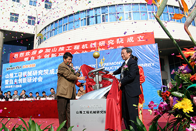 凯时凯时首页工程机械研究院本部设在山东济宁